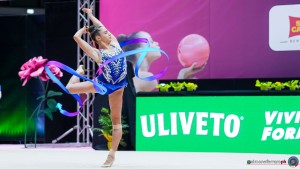 milanese forza e coraggio sella viola un nastro sfe09796a copia simone ferraro ph